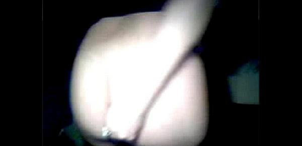  Webcam msn show my ex puts a big vegetable inside pussy !